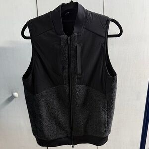 lululemon women’s Black and Gray Vest